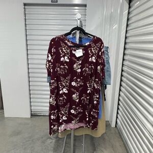 Ellos | Floral Print Top in Burgundy | size 22/24